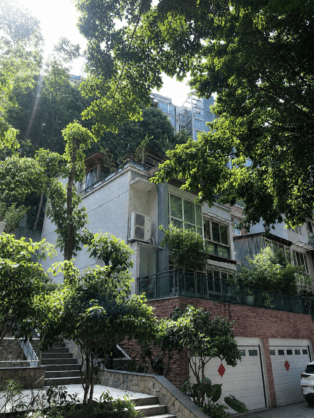 云阳岛居岁月从容升级：小小岛老别墅加装蒂升悦行款电梯